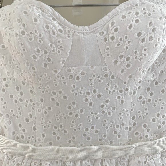 Aritzia Talula size 0 open back halter eyelet dress - Picture 4 of 16